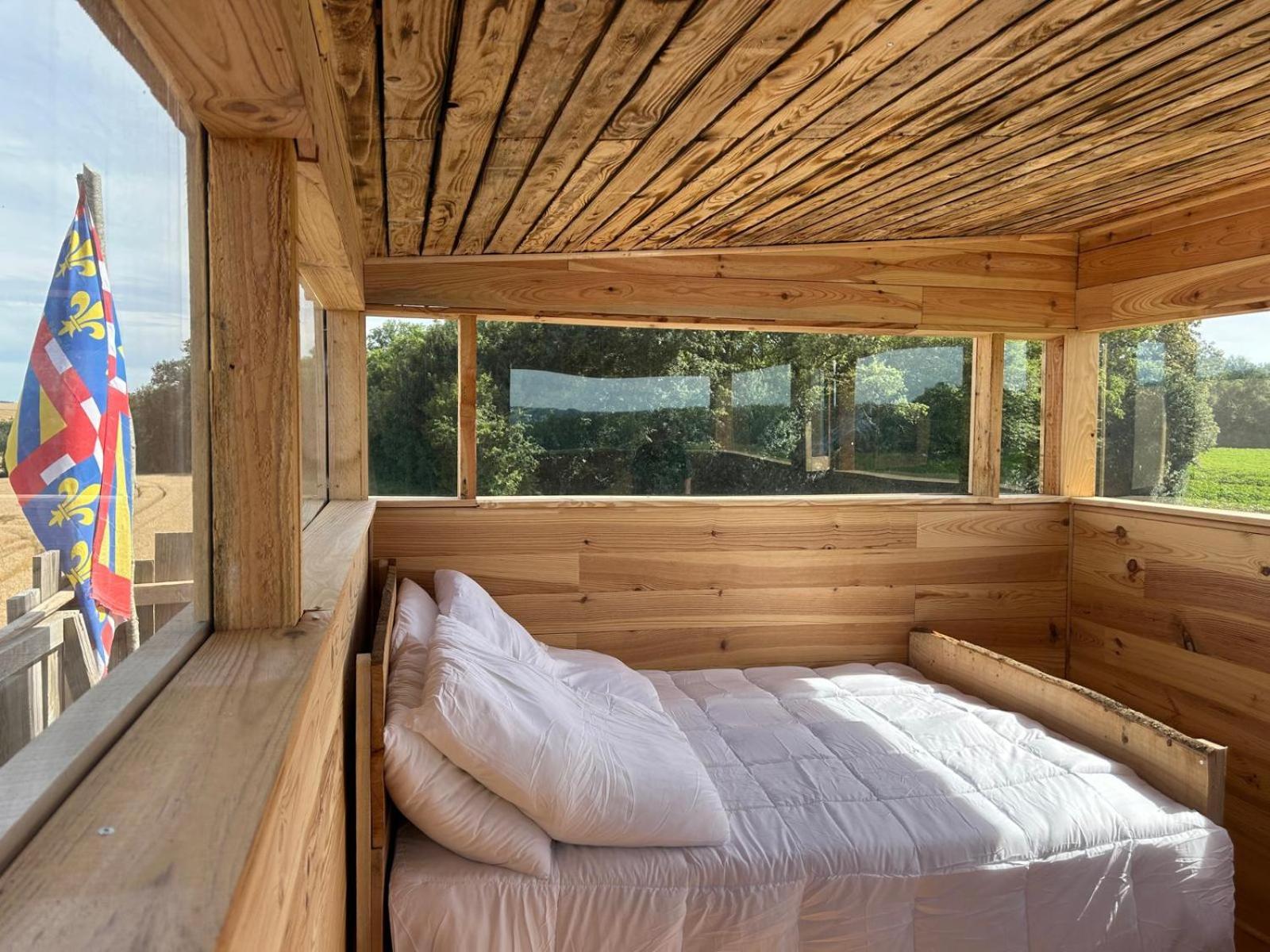 Farm stay La Bastille De Forfot